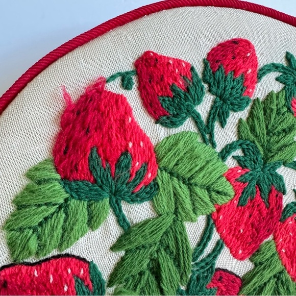 Vintage Embroidered Strawberry Round Throw Pillow Cream Handmade 60s Retro MCM - Picture 2 of 9